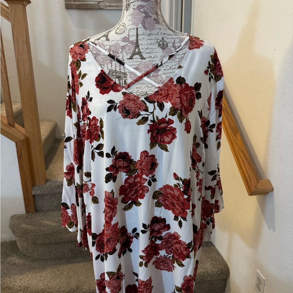 Torrid White and Cream 3/4 Sleeve Boxy Blouse